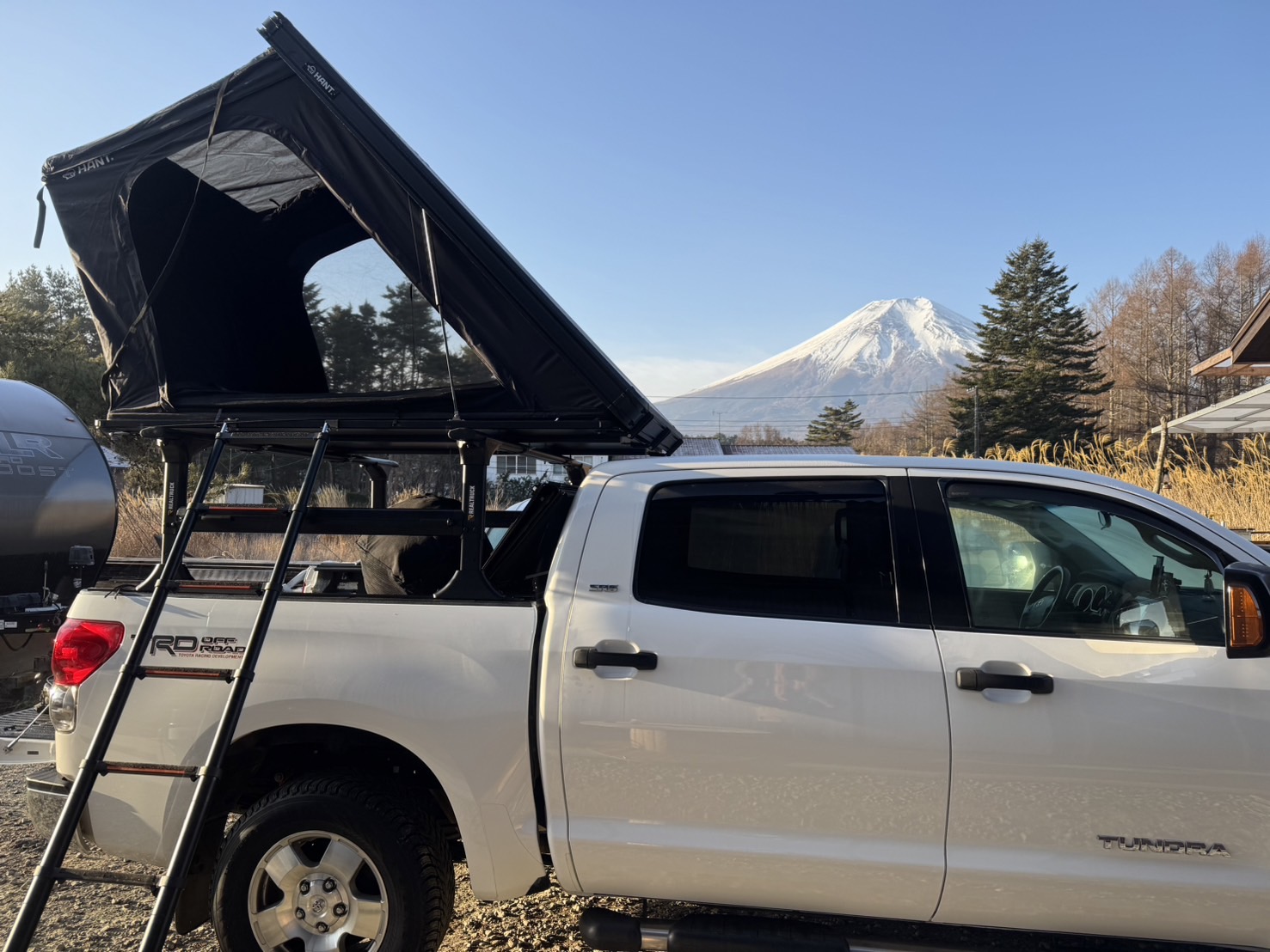 【ルーフテント取付事例】タンドラ